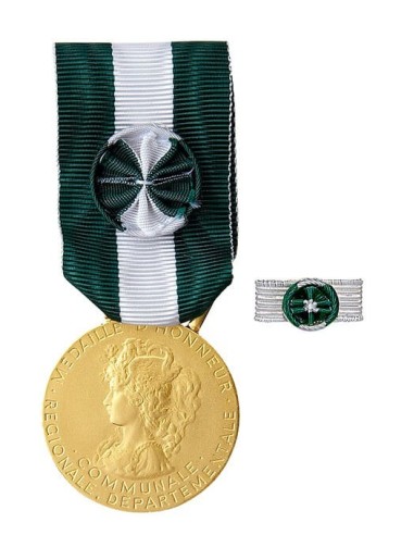 Médaille d’Honneur Régionale, Départementale et Communale Or 35 ans en Bronze doré. Rosette en option.