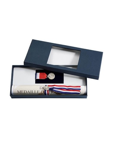 Fourreau pour médailles et diplômes - Dimensions : 31 x 1.5 x 4 cm (livré sous boite blanche)